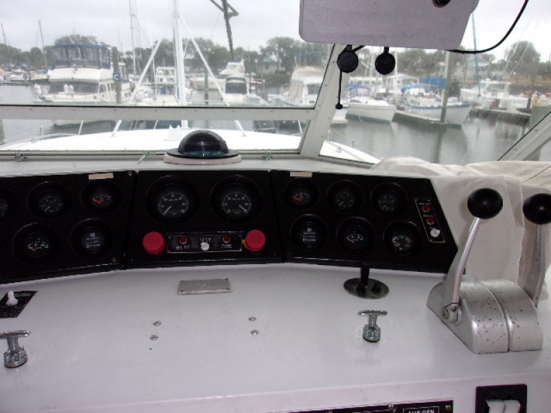 1975 Bertram Flushdeck