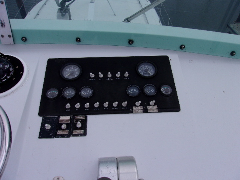 1975 Bertram Flushdeck