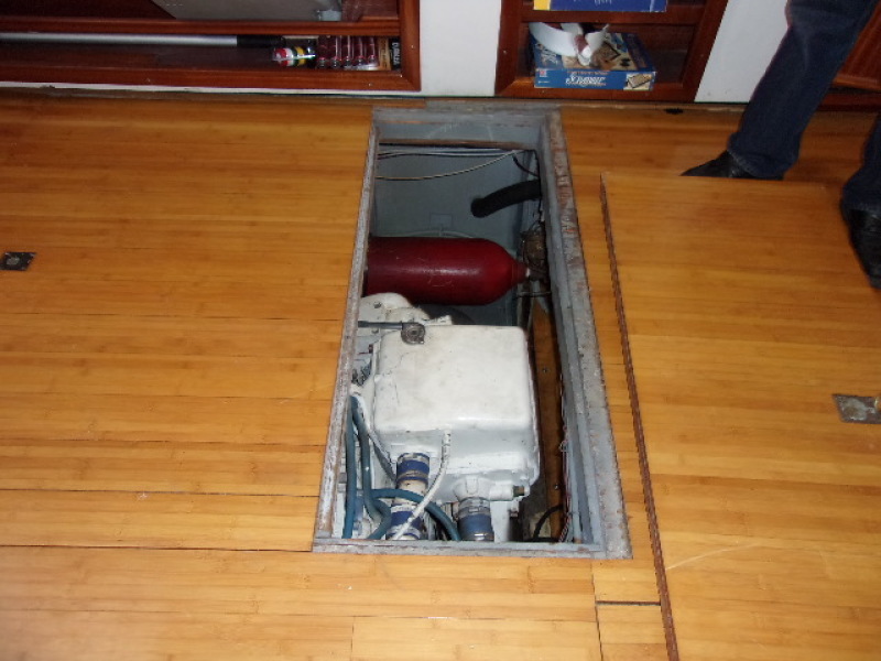 1975 Bertram Flushdeck