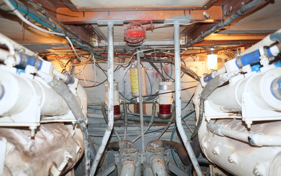 1975 Bertram Flushdeck