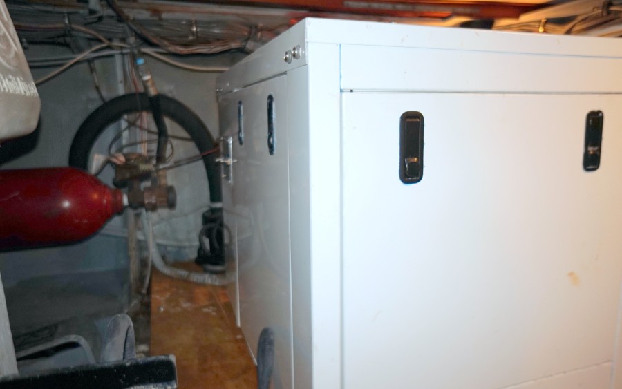 1975 Bertram Flushdeck