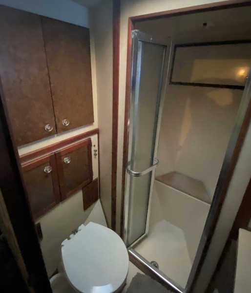 1985 Chris-Craft Constellation 500