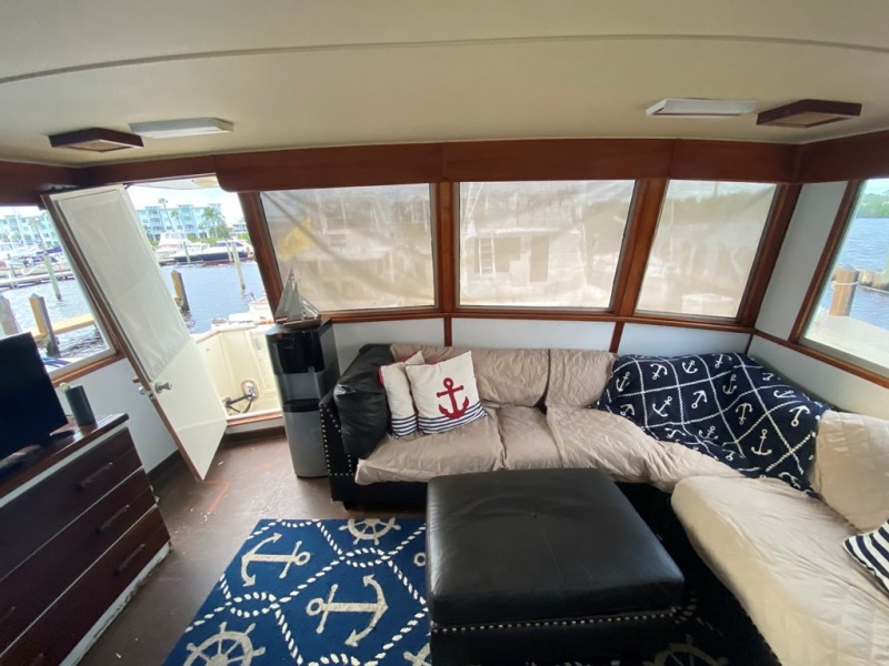 1985 Chris-Craft Constellation 500