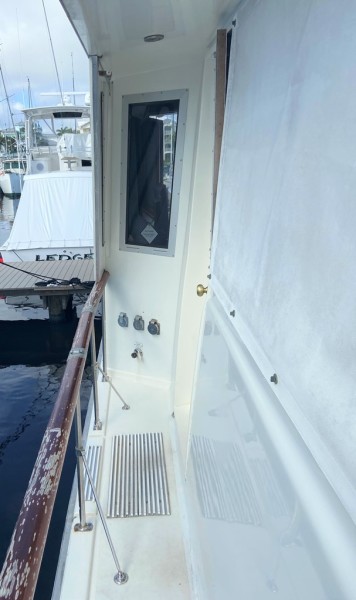 1985 Chris-Craft Constellation 500