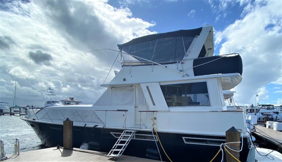 1985 Chris-Craft Constellation 500