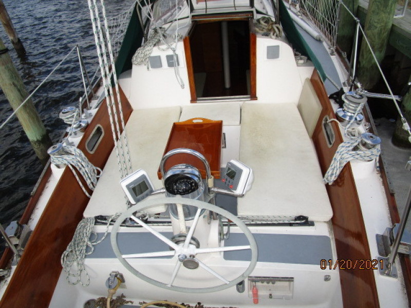 38' Hinckley cockpit forward