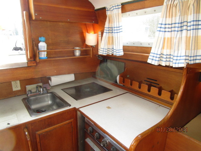 38' Hinckley galley port
