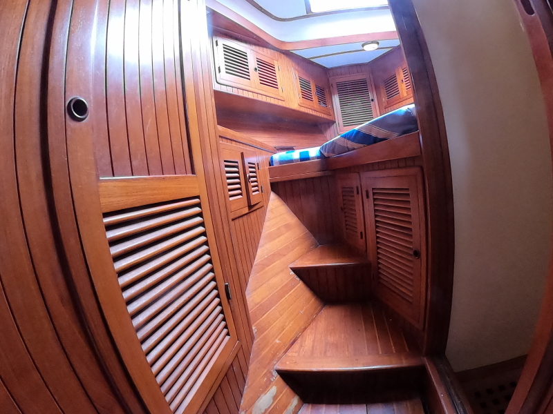1986 Vagabond Bluewater