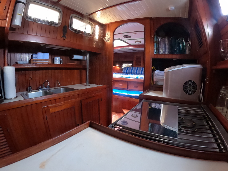 1986 Vagabond Bluewater