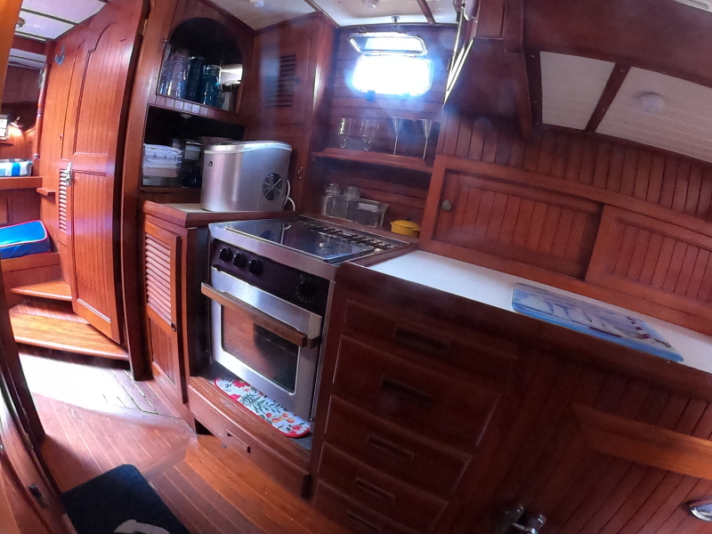 1986 Vagabond Bluewater