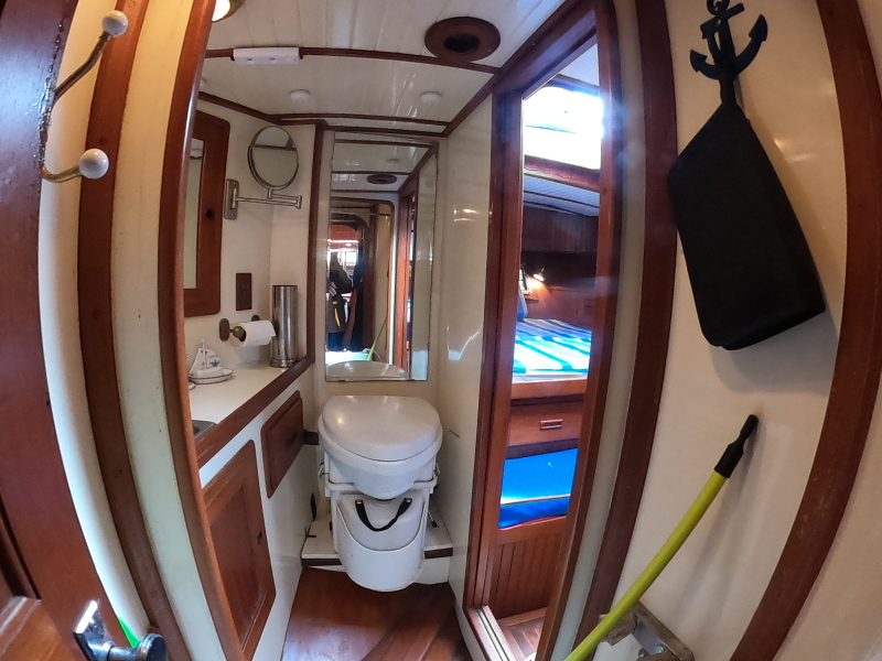 1986 Vagabond Bluewater