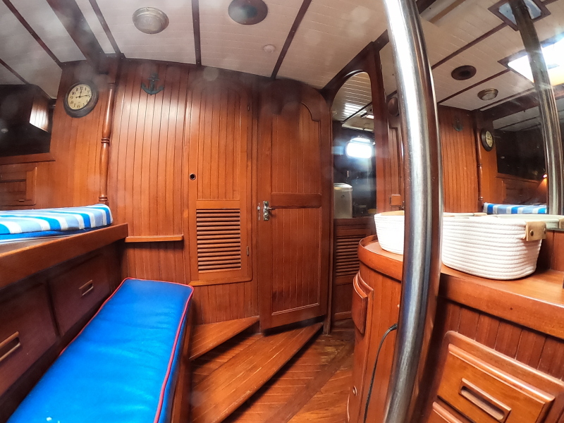 1986 Vagabond Bluewater
