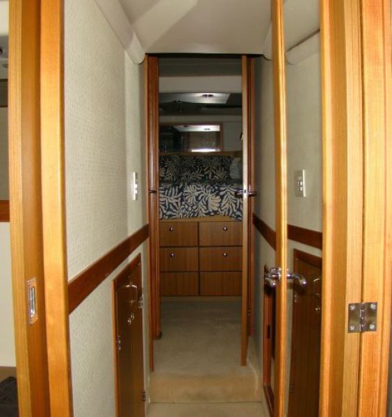 2002 Bayliner 4788 Pilot House