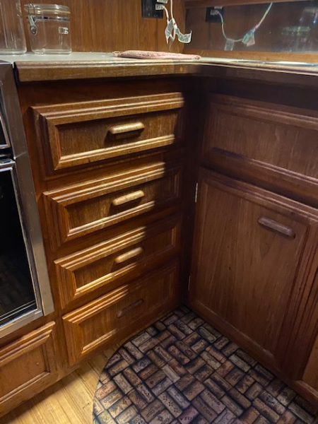1989 Carver 3807 Aft Cabin