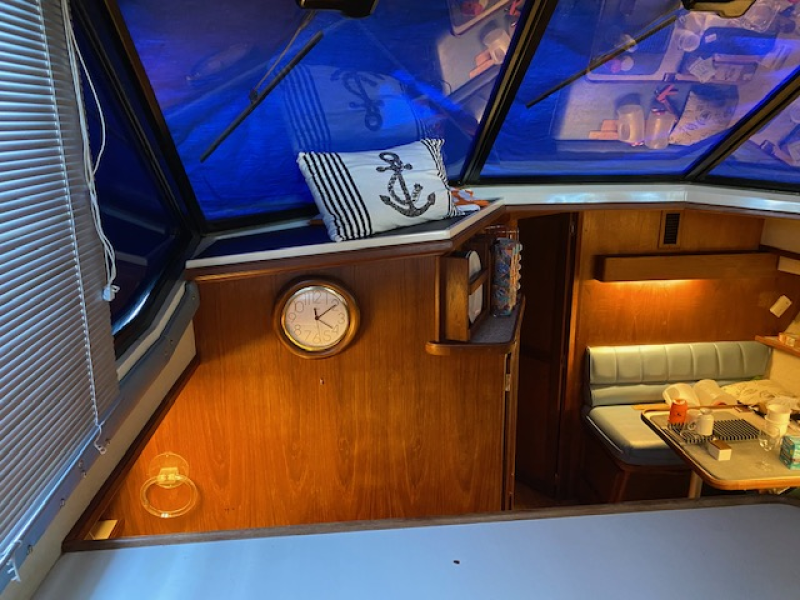 1989 Carver 3807 Aft Cabin