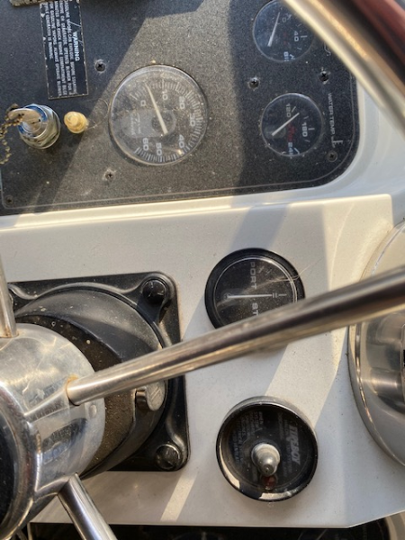 1989 Carver 3807 Aft Cabin