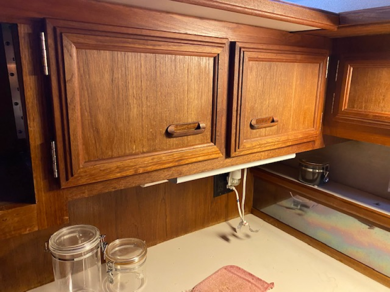1989 Carver 3807 Aft Cabin