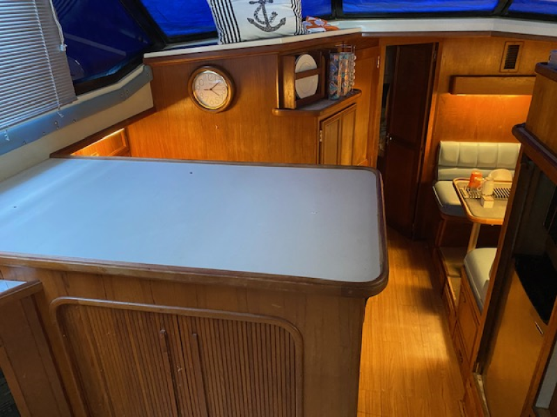 1989 Carver 3807 Aft Cabin