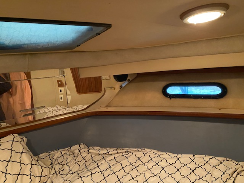 1989 Carver 3807 Aft Cabin