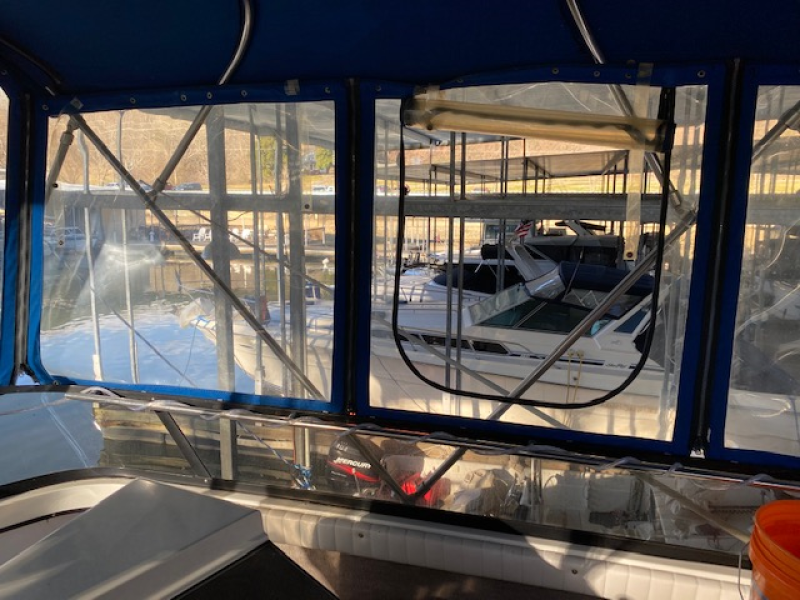 1989 Carver 3807 Aft Cabin