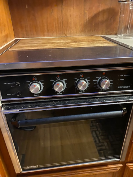 1989 Carver 3807 Aft Cabin