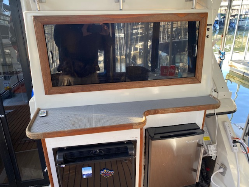 1989 Carver 3807 Aft Cabin