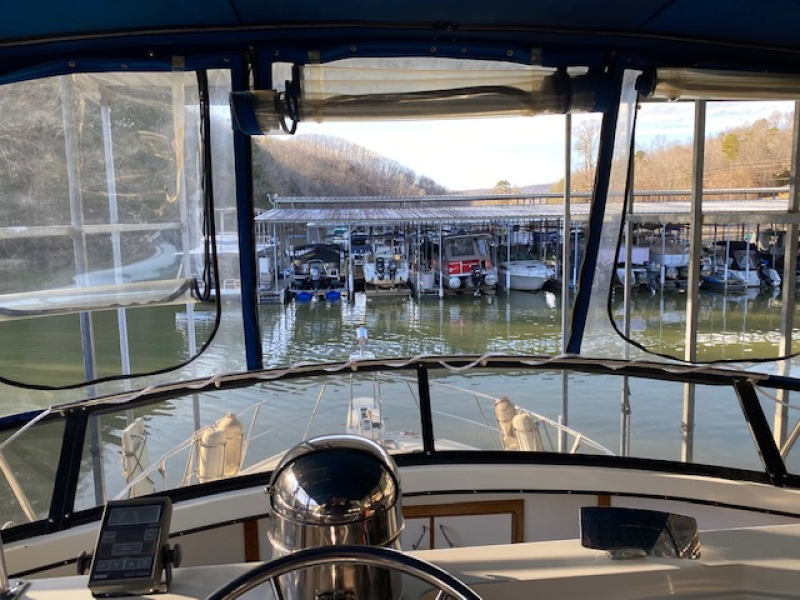 1989 Carver 3807 Aft Cabin