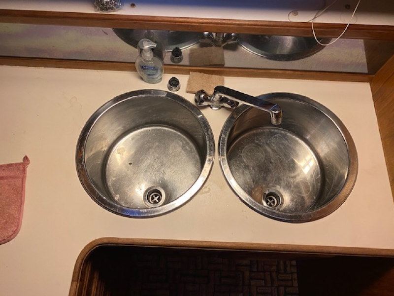 1989 Carver 3807 Aft Cabin