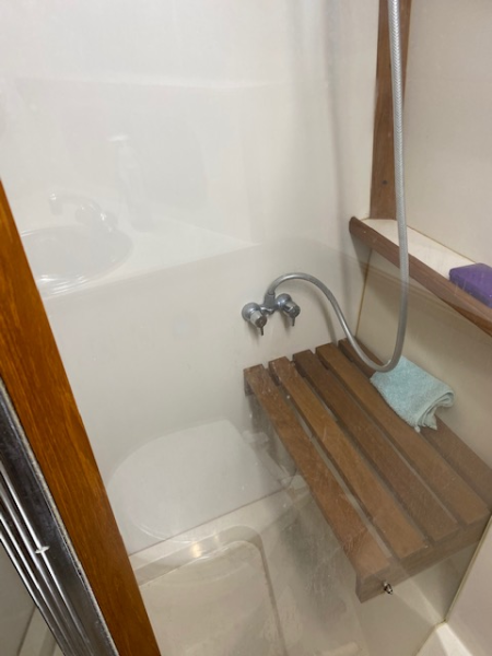 1989 Carver 3807 Aft Cabin