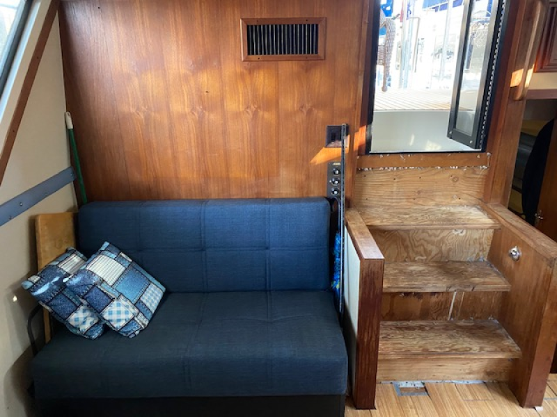 1989 Carver 3807 Aft Cabin