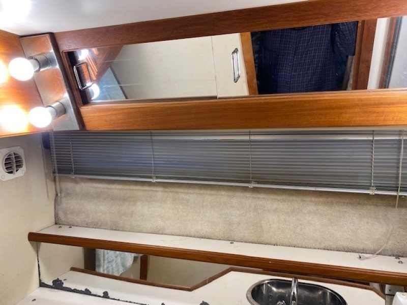 1989 Carver 3807 Aft Cabin