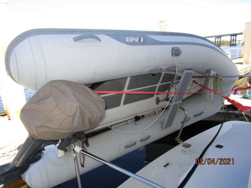 44' Carver tender2