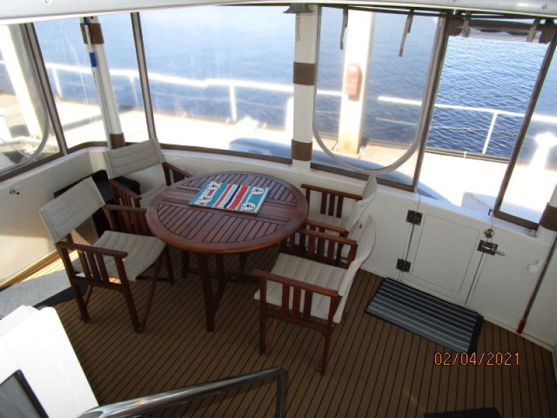 44' Carver sundeck