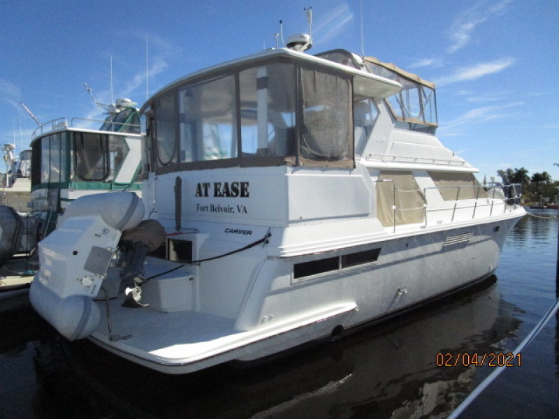 44' Carver starboard aft profile2