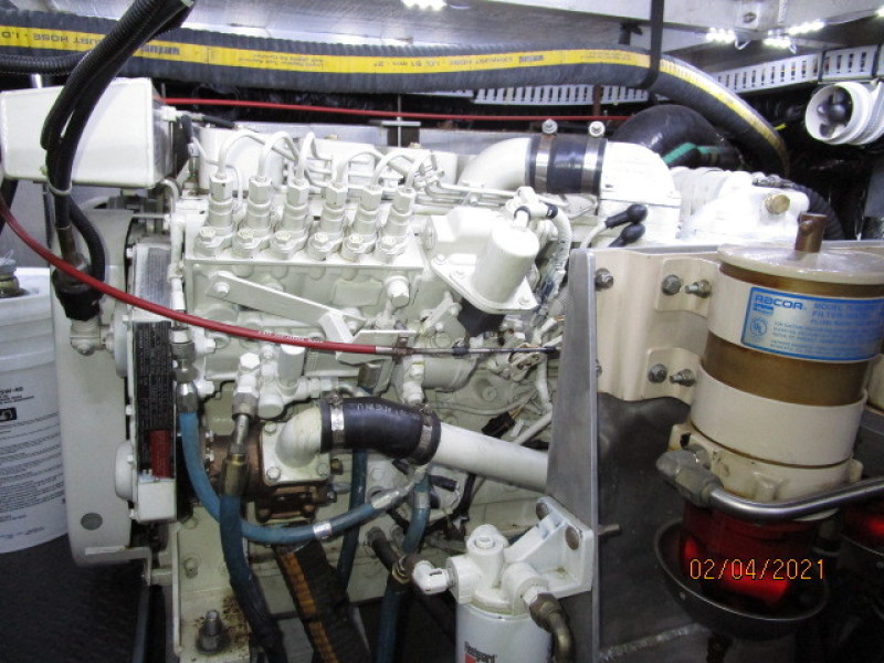 44' Carver starboard main engine