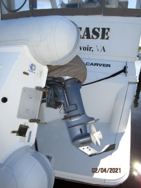 44' Carver tender outboard1