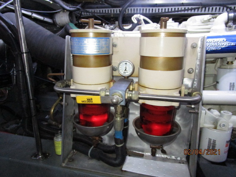 44' Carver port Racor fuel filters