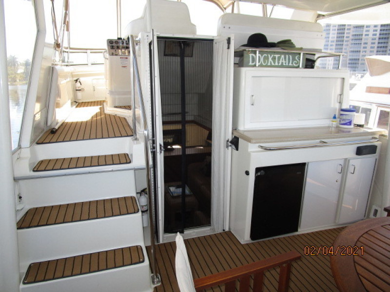 44' Carver sundeck forward
