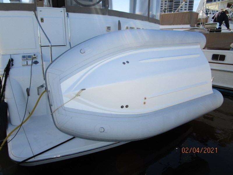 44' Carver tender1