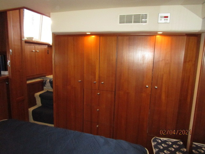 44' Carver master stateroom forward