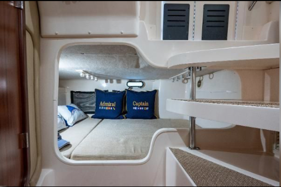 30' 2019 Grady-White Marlin 300