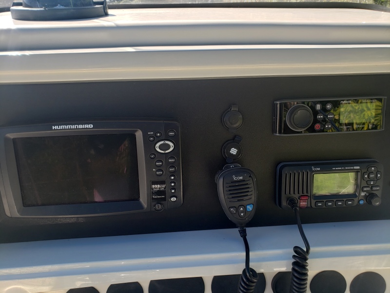 2004 Intrepid Center Console