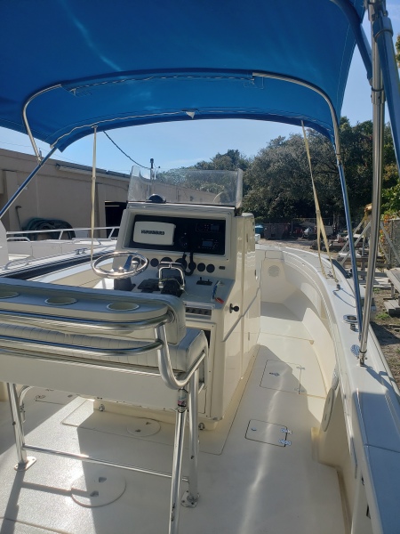 2004 Intrepid Center Console
