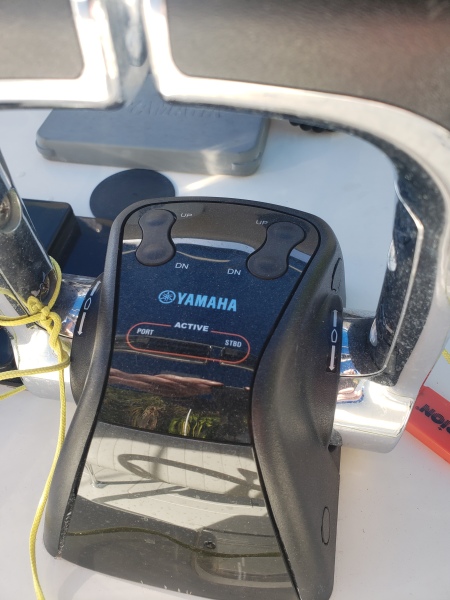 2004 Intrepid Center Console