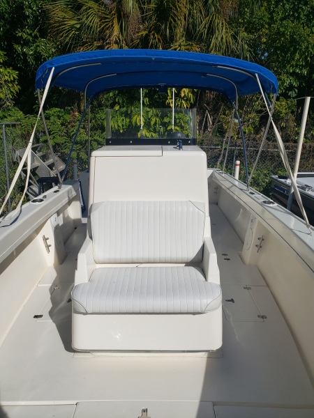 2004 Intrepid Center Console