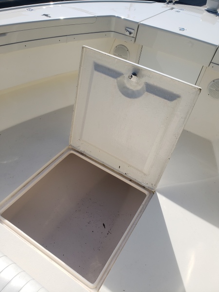 2004 Intrepid Center Console