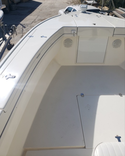 2004 Intrepid Center Console