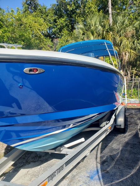 2004 Intrepid Center Console