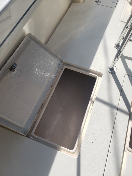 2004 Intrepid Center Console