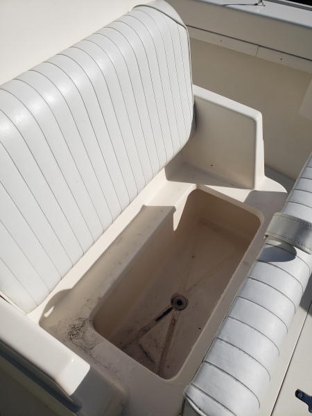 2004 Intrepid Center Console